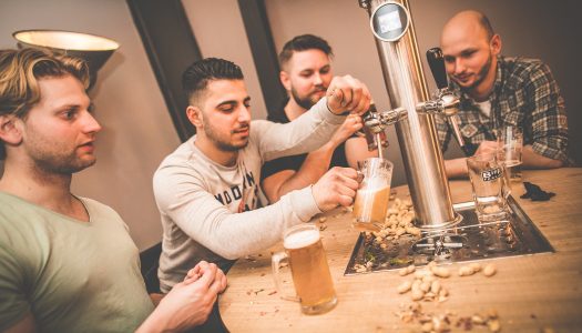 Bierfabriek Almere, huisgebrouwen bier en lekkere BBQ kip